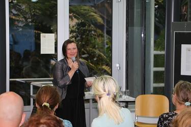 Svetlana Makarovič: Zeliščarka svetlana makarovic, zeliscarka