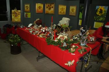 Božični sejem, božični bazar, prodja izdelkov iz naravnih materialov, adventni aranžmaji